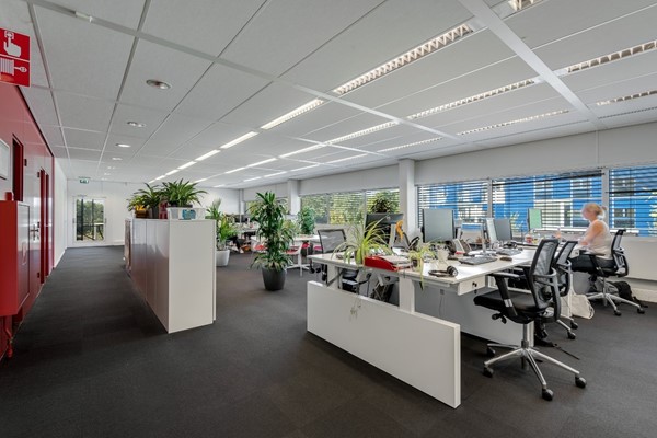 Medium property photo - K.P. van der Mandelelaan 110, 3062 MB Rotterdam